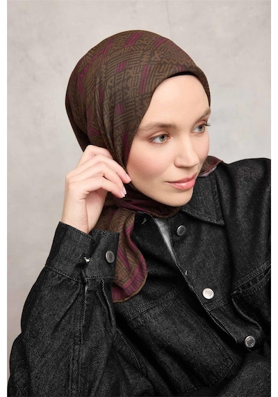 Silk Home Pamuk Polyester Soft Eşarp Koyu Yeşil Geometrik Desenli Kaymaz Tok Duruşlu 90x90 Çok Renkli