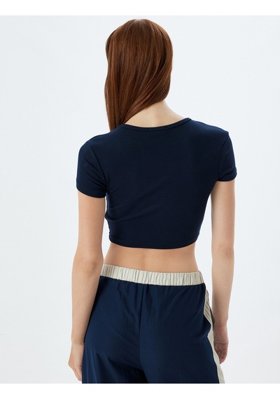 Koton Basic Crop Tişört Viskon Kumaş Kısa Kollu Bisiklet Yaka Slim Fit Lacivert 5wak50043ek Lacivert