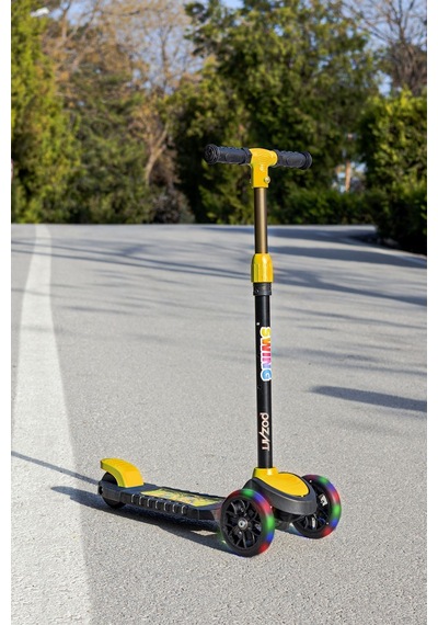 Scooter Yeni Swing 3tekerli Led Işıklı 40kğ Kapasiteli 3+yaş Uygun Sarı