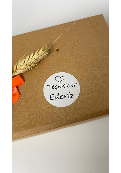 Teşekkür Ederiz Üstü Kalpli Siyah Yazılı Yuvarlak Yapışkanlı Etiket 3x3 Cm 150 Adet