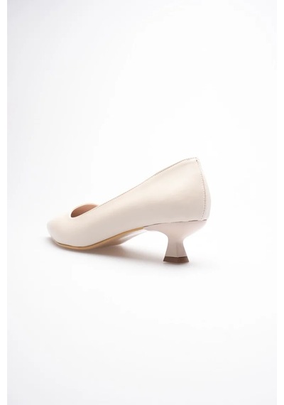 Trendella Bej Kadın Günlük Kısa Topuklu Stiletto Ayakkabı Tr20ms03b Siyah