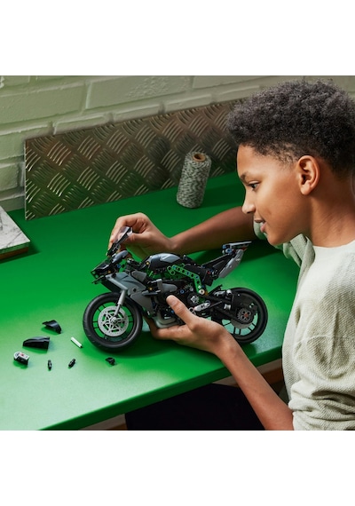 LEGO® Technic 42170 Kawasaki Ninja H2R Motosiklet 643 Parça
