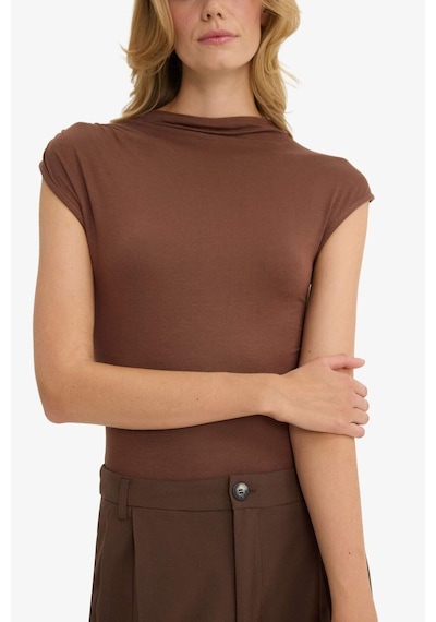 Defacto Slim Fit Dar Kesim Yarım Balıkçı Yaka Çıtçıtlı Body G0314ax25hsbn318 Kahve