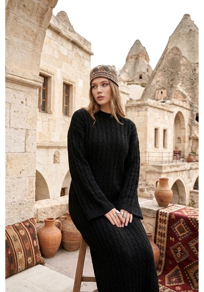 Sayzen Your Shine Trend Saç Örgülü Bisiklet Yaka Triko Elbise Siyah