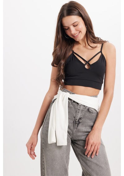 Tudors Kadın Slim Fit Dar Kesim Çapraz Bağlamalı Askılı V Yaka Siyah Crop -51182