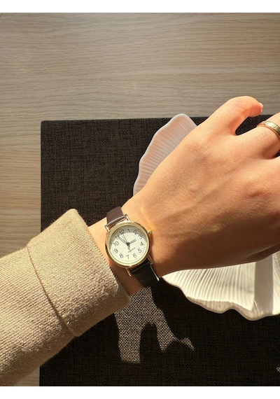 Retro Minimal Deri Kordon Vintage Kadın Kol Saati Yuvarlak Kasa Altın