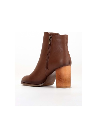 Analin Shoes Kadın Hakiki Deri Şık Topuklu Bot Ceviz