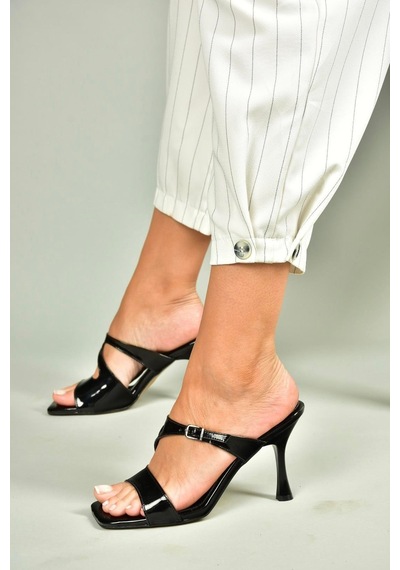 Fox Shoes U590034408 Siyah Rugan Topuklu Kadın Terlik Siyah