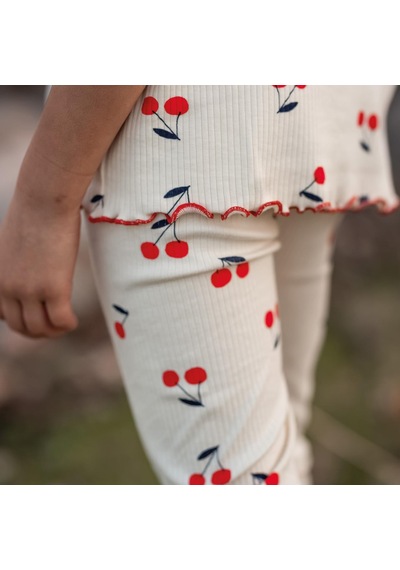 Antebies Organik Krem Kiraz Desenli Beli Lastikli Kısa Kollu Kız Çocuk Pijama Takımı