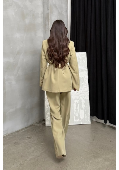 Msm Fashion Kadın İkili Blazer Ceket Pantolon Takım Aksesuar Ve Düğme Detaylı Bol Paça Açık Haki Msm Fashion Kadın İkili Blazer Ceket Pantolon Takım Aksesuar Ve Düğme Detaylı Bol Paça Açık Haki