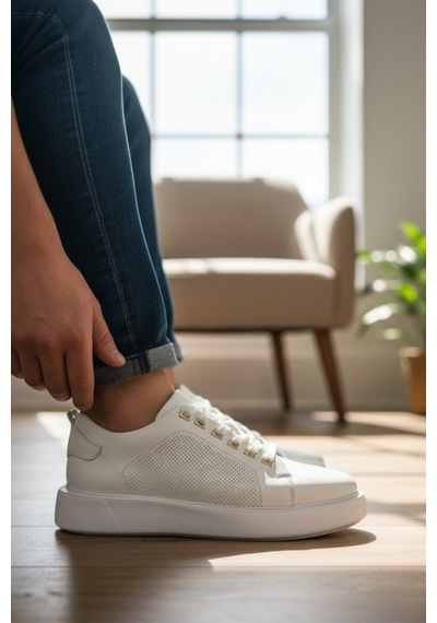 Enoch Hakiki Deri Lazer Kesim Detaylı Günlük Erkek Sneaker Comfort Taban Beyaz