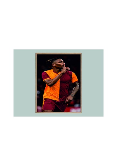 Rafael Leao Sarı Kırmızı Futbol Poster Tablo Doğal Ahşap Çerçeveli Çok Renkli - 919548625 Çok Renkli