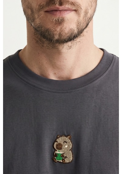 Elemge %100 Pamuk Compact Penye Süprem Kapipara Nakışlı Trend Fit Erkek Tok Kumaş T-shirt Rahat Kesim Antrasit