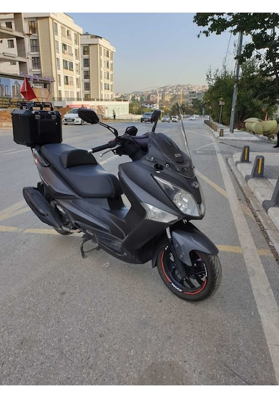Motocam Sym Joymax 250 İ Ön Cam 2013-2016 Model 75cm Şeffaf Renkli 4mm Uzun
