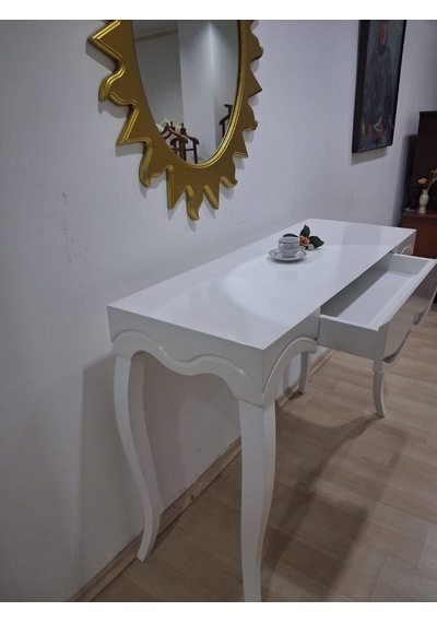 Dresuar Cnc Çökertme 90670 Model Güneş Gold Renk Ayna Lake Beyaz Tabla Kayn Aslan Ayak Beyaz - Gold Dresuar Cnc Çökertme 90670 Model Güneş Gold Renk Ayna Lake Beyaz Tabla Kayn Aslan Ayak Beyaz - Gold