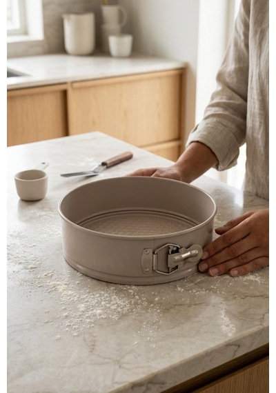 Cooker 20 Cm Kelepçeli Kek Kalıbı Ckr3562 Bej