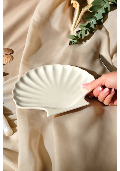 Karaca İstiridye Pasta Tabağı 20 Cm Beyaz