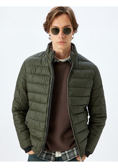 Koton Dik Yaka Etiket Detaylı Lateks Kumaş Slim Fit Şişme Ceket Haki 5wam20029hw Haki Koton Dik Yaka Etiket Detaylı Lateks Kumaş Slim Fit Şişme Ceket Haki 5wam20029hw Haki