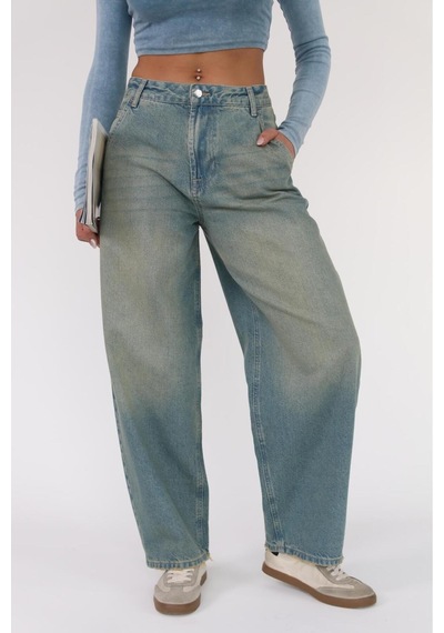 Skater Fit Tint Wash Jean Bej