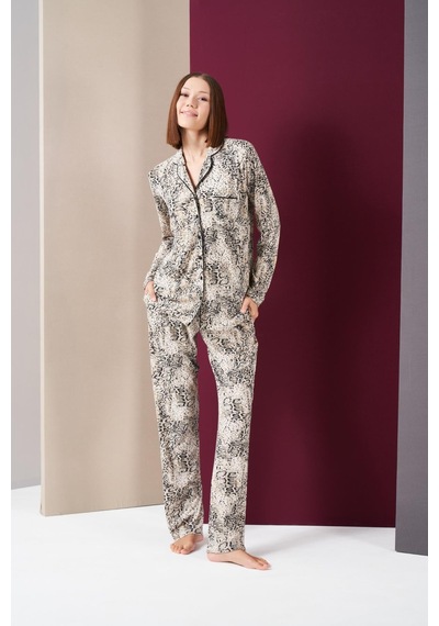 Pjs 26021 Kadın Önden Düğmeli Patlı Leopar Desenli Uzun Kollu Pijama Takım Siyah Pjs 26021 Kadın Önden Düğmeli Patlı Leopar Desenli Uzun Kollu Pijama Takım Siyah