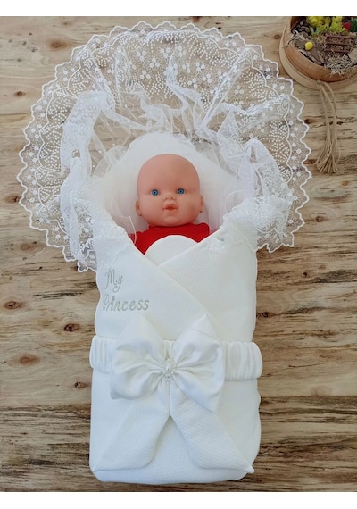 Yenidoğan Sahra My Princess Nakışlı Lüks Kundak Bebek Battaniyesi Ekru Çok Renkli