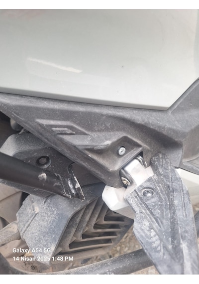 Honda Pcx Kızaklı Kurye Paket Çanta Demiri Ses Yapmaz Destekli