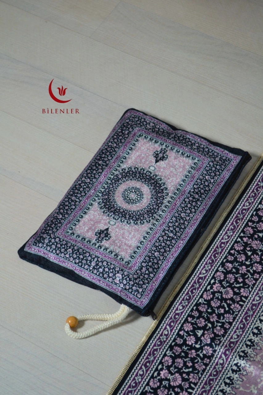 Çantalı Seccade - 70x110 Cm - İnce Ve Taşınabilir - Şık Ve Desenli Tasarım Mor