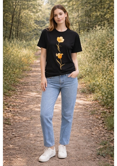 Herkesemoda Sarı Çiçek Baskı Detaylı Basic T-shirt Siyah