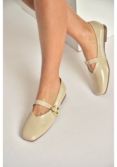Fox Shoes Y726632608 Bej Rugan Kalp Toka Detaylı Kadın Babet Bej