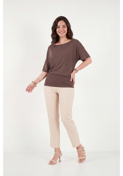 Lela Standart Fit Drape Detaylı Yarasa Kol T Shirt Bayan T Shirt 5866962 Kahve