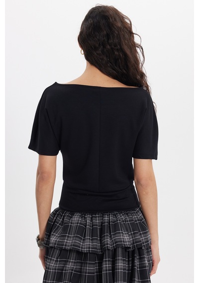 Tudors Kadın Slim Fit Dar Kesim Kısa Kollu Kayık Yaka Siyah Tişört-50564