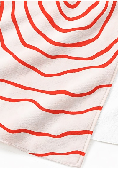 Soyut Çizgili Modern Plaj Havlusu - Minimalist Kırmızı Pembe Dalga Hızlı Kuruyan Mikrofiber Havlu Çok Renkli