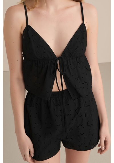 Kadın Siyah Astarlı Kendinden Desenli Dokuma Şortlu Pijama Takımı
