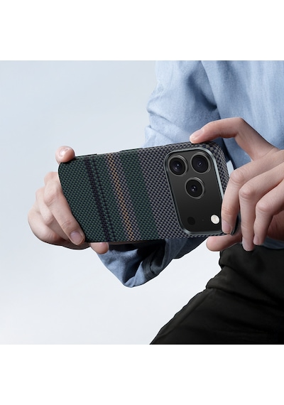 Apple Uyumlu iPhone 17 Pro Max Kılıf M-safe Şarjlı Karbon Fiber Benks Aurora Armorpro Kevlar Kapak Yeşil