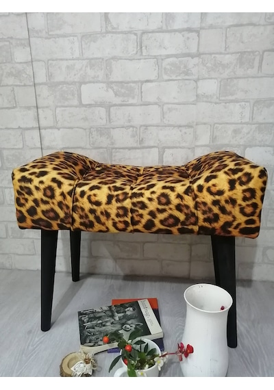 Puf . Leopar Desenli Siyah Ahşap Ayak Çima Dikiş Spor Modern Tasa
