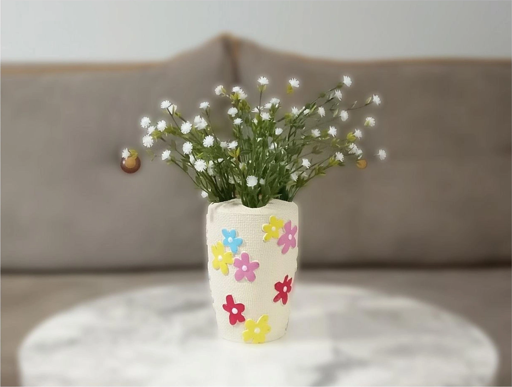2 Adet Vazo Dahil,vazoda Çiçek,beyaz Yapay Çiçek,vazo Dekoratif Renkli Papatyalı Poliresin 5x5x16cm Çok Renkli