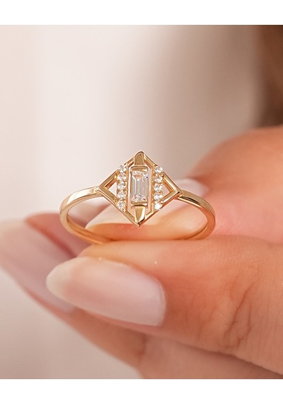 Debora Jewelry 14 Ayar Altın Geometrik Baget Beyaz Taşlı Yüzük