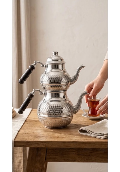 Aura Copper El İşlemeli Bakır Çaydanlık Seti 1 Mm Üst 850-950 Ml Alt 1850-1950 Ml 27 Cm Bakır - Siyah