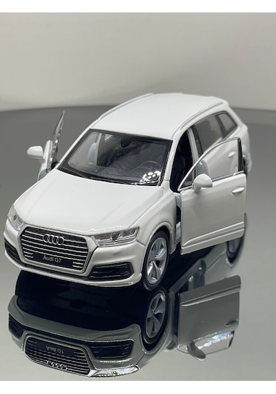 1.36 Ölçek Audi Q7 Metal Oyuncak Araba - Beyaz