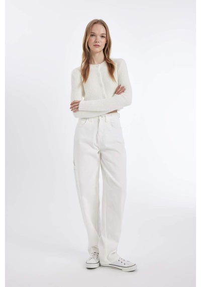 DeFacto Coool Slim Fit Dar Kesim Bisiklet Yaka Triko Hırka Z9318AZ24WNER100 Ekru