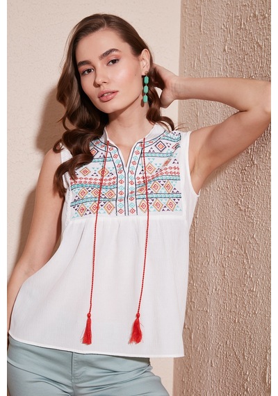 Lela Pamuklu Regular Fit Nakış Işlemeli Bayan Bluz 611Bz0249 Ekru Lela Pamuklu Regular Fit Nakış Işlemeli Bayan Bluz 611Bz0249 Ekru