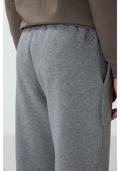 Tommy Life Gri Melanj Pamuklu Kalın İçi Tüylü Yumuşak Dokulu Oversize Nakışlı Erkek Eşofman Altı -82146 GB MELANJ