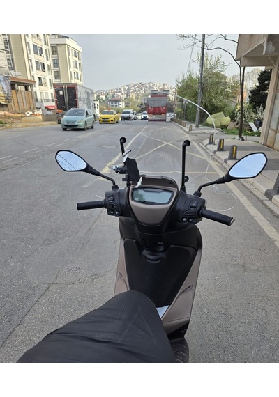 Motocam Piaggio Medley S 150 Ön Cam 2021-2026 Model 56cm Şeffaf Renkli Elcikli Aparatsızdır