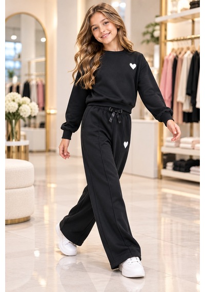 New Kids Kız Çocuk Takım Uzun Kol 3 İp Şrd Kalp Baskı Cepli Bol Paça Fiyonk Detaylı Takım Syh-91275 Siyah New Kids Kız Çocuk Takım Uzun Kol 3 İp Şrd Kalp Baskı Cepli Bol Paça Fiyonk Detaylı Takım Syh-91275 Siyah