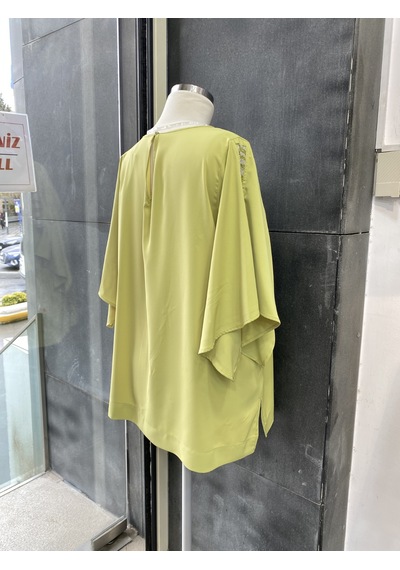 Pera Moda Yanları Boncuklu Zarif Kollu Uzun Oversize Büyük Beden Kadın Gömlek Fıstık Yeşili Pera Moda Yanları Boncuklu Zarif Kollu Uzun Oversize Büyük Beden Kadın Gömlek Fıstık Yeşili