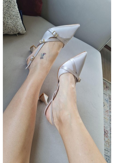 10 35 Topukla Kadın Toka Detaylı Arkası Açık Stiletto Kadeh Topuk Abiye Ayakkabı 001