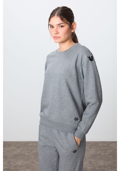 Tommy Life Gri Melanj Kompakt Pamuklu Kalın Pürüzsüz Dokulu O Yaka Oversize Fit Kadın Eşofman Takım - 95341 GRİ MELANJ Tommy Life Gri Melanj Kompakt Pamuklu Kalın Pürüzsüz Dokulu O Yaka Oversize Fit Kadın Eşofman Takım - 95341 GRİ MELANJ