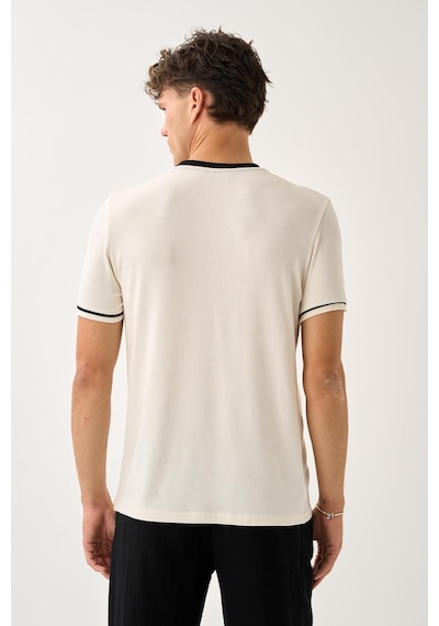 Regular Fit Yaka Detaylı T-shirt Ekru