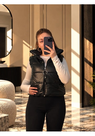 Elora Atelier Dik Yaka Fermuarlı Mat Deri Şişme Yelek Siyah