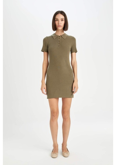 DeFacto Fitted Vücuda Oturan Polo Yaka Basic Düz Kısa Kollu Mini Triko Elbise D8718AX24AUKH260
